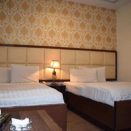 Hotel Pak Continental Multan Eksteriør bilde