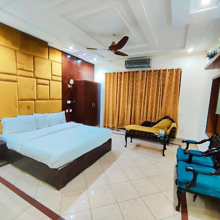 Hotel Pak Continental Multan Eksteriør bilde
