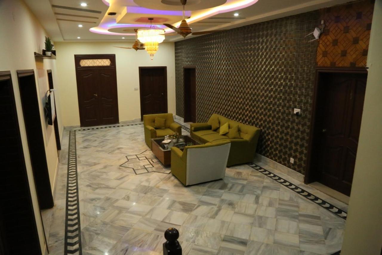 Hotel Pak Continental Multan Eksteriør bilde