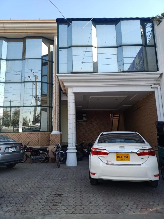 Hotel Pak Continental Multan Eksteriør bilde