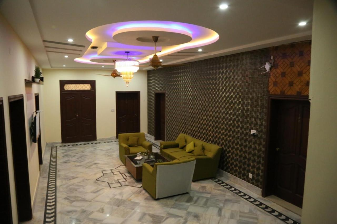 Hotel Pak Continental Multan Eksteriør bilde