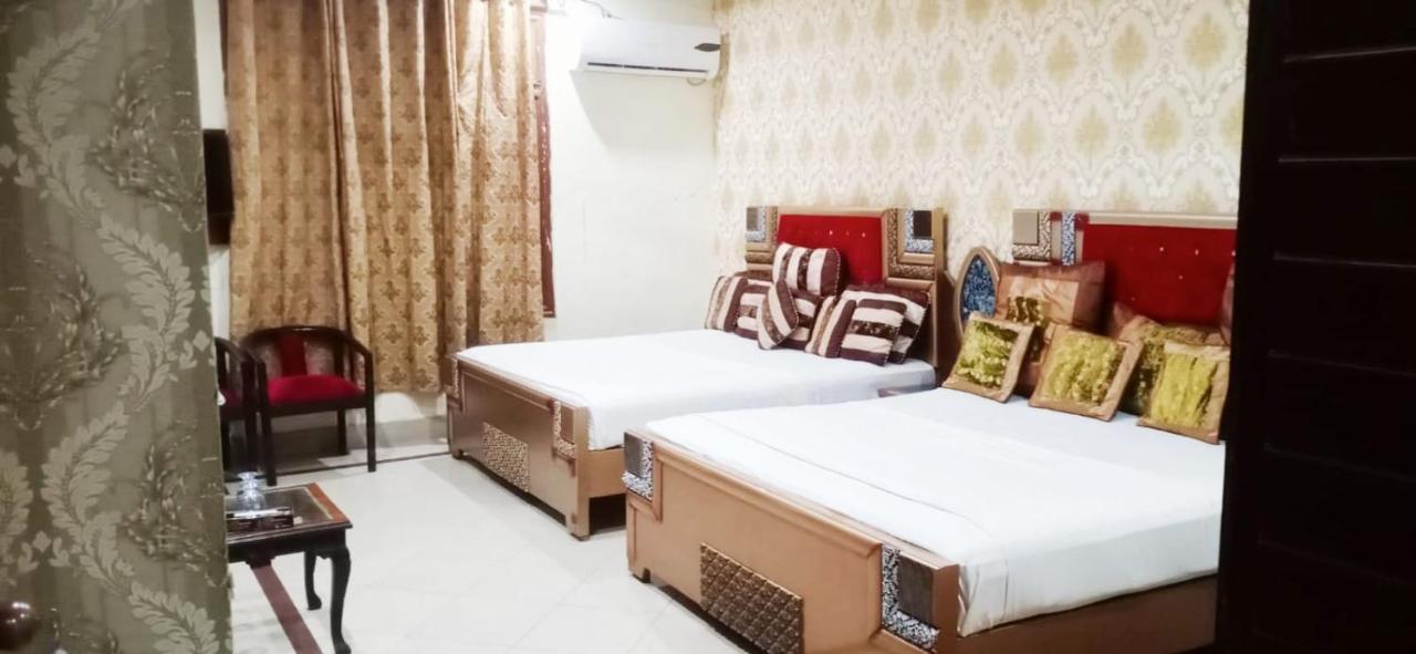 Hotel Pak Continental Multan Eksteriør bilde