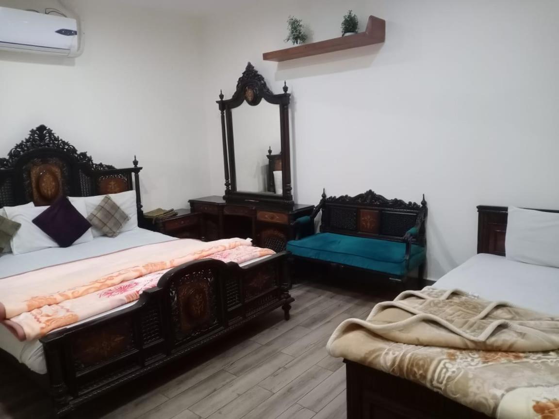 Hotel Pak Continental Multan Eksteriør bilde