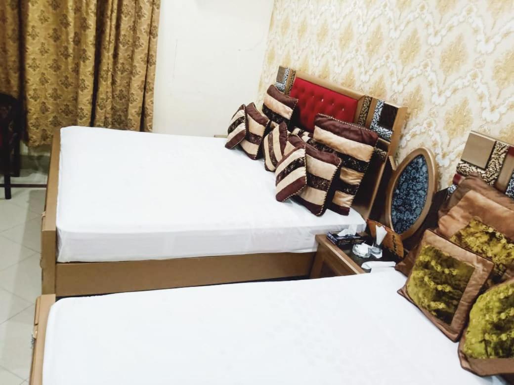 Hotel Pak Continental Multan Eksteriør bilde