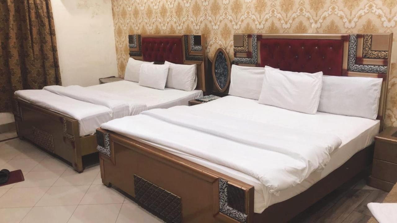 Hotel Pak Continental Multan Eksteriør bilde